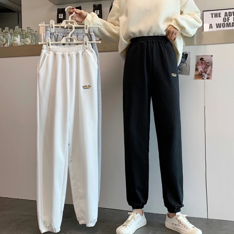 Модные тонкие хлопковые шаровары с вышивкой, Джоггеры в Корейском стиле, Женские повседневные свободные тонкие спортивные брюки, белые и че...
Модные тонкие хлопковые шаровары с вышивкой, Джоггеры в Корейском стиле, Женские повседневные свободные тонкие спортивные брюки, белые и че...