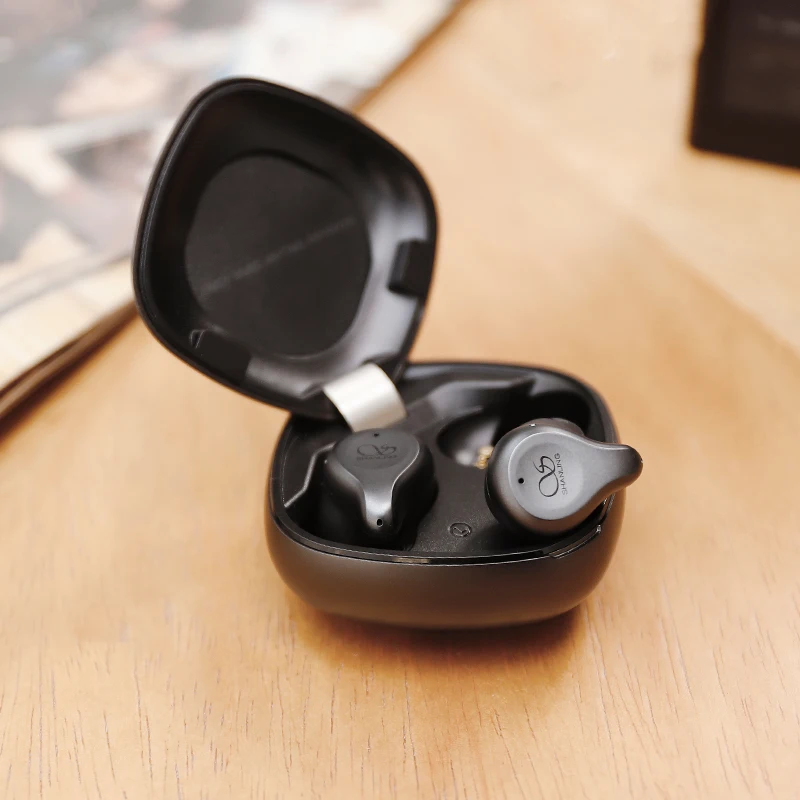 SHANLING MTW300 Bluetooth 5.2 TWS Stereo Sports Earbuds aptX/AAC/SBC Carbon Dynamic Driver Volume Control wireless headphones
SHANLING MTW300 Bluetooth 5.2 TWS Stereo Sports Earbuds aptX/AAC/SBC Carbon Dynamic Driver Volume Control wireless headphones