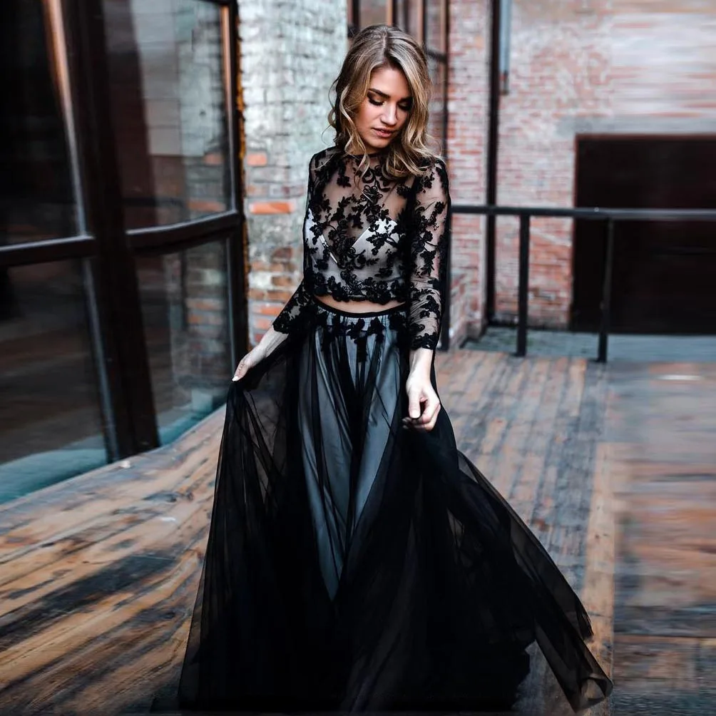 Black Lace Top with Long Sleeves Buttoned Back and Silk Bustier Prom Lace Black Party Top Two Pieces Set Wedding Guest Dress
Black Lace Top with Long Sleeves Buttoned Back and Silk Bustier Prom Lace Black Party Top Two Pieces Set Wedding Guest Dress