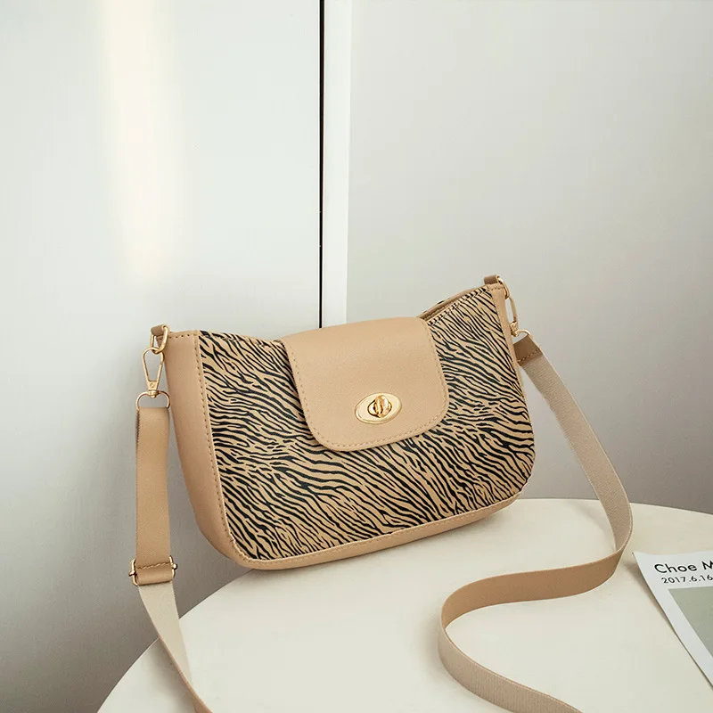2020 Solid Color Fashion Shoulder Handbags Female Travel CrossBody Bag Student Chain Small PU Leather Crossbody Bags bolso mujer
2020 Solid Color Fashion Shoulder Handbags Female Travel CrossBody Bag Student Chain Small PU Leather Crossbody Bags bolso mujer