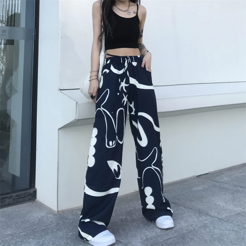 2021 Original Trend casual all-match straight-leg pants ins net red men and women retro graffiti print loose wide-leg pants
2021 Original Trend casual all-match straight-leg pants ins net red men and women retro graffiti print loose wide-leg pants