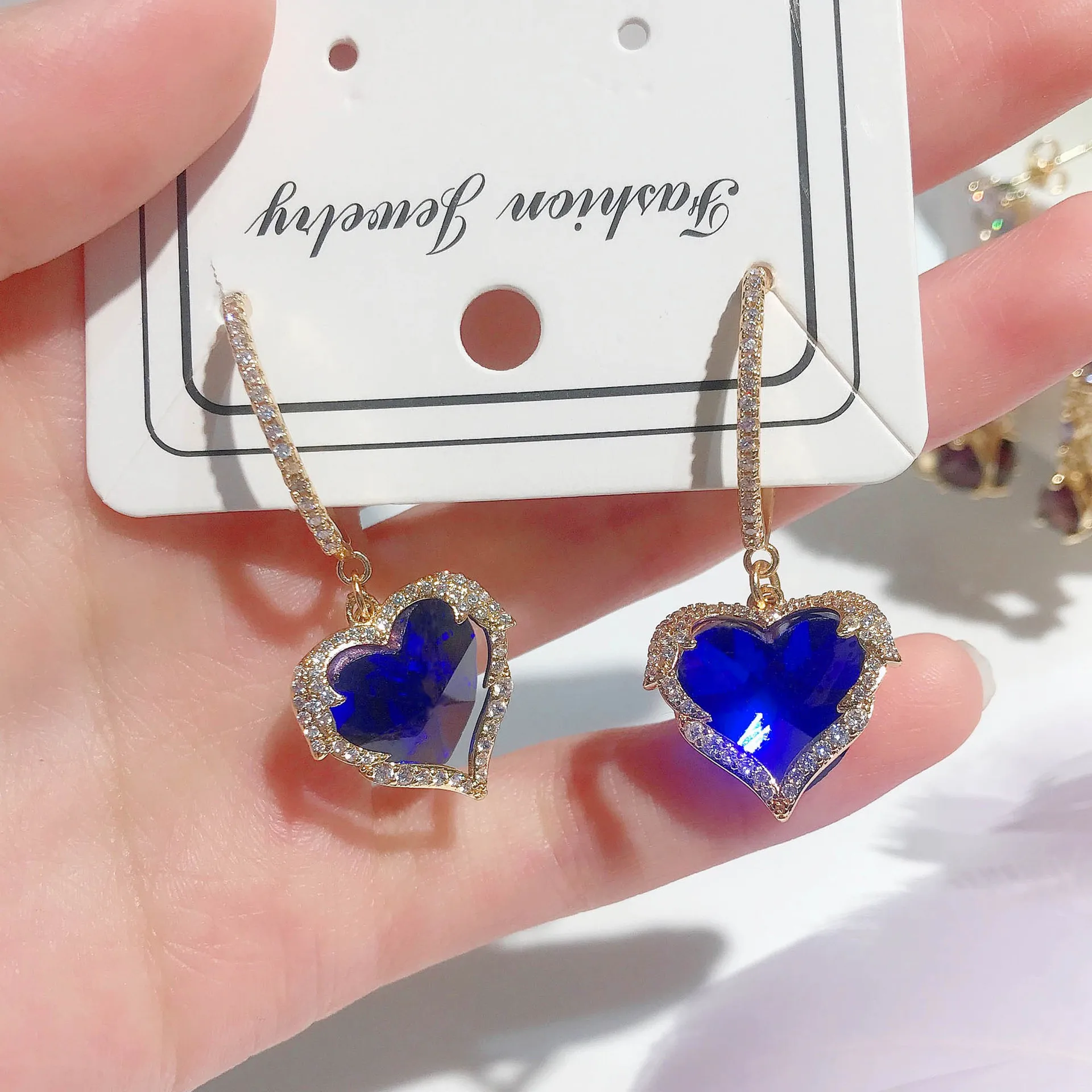 Elegant Heart Sapphire Blue Zircon Drop Earrings For Women 18K Gold Color Bridal Wedding Earring Anniversary Jewelry Gifts
Elegant Heart Sapphire Blue Zircon Drop Earrings For Women 18K Gold Color Bridal Wedding Earring Anniversary Jewelry Gifts