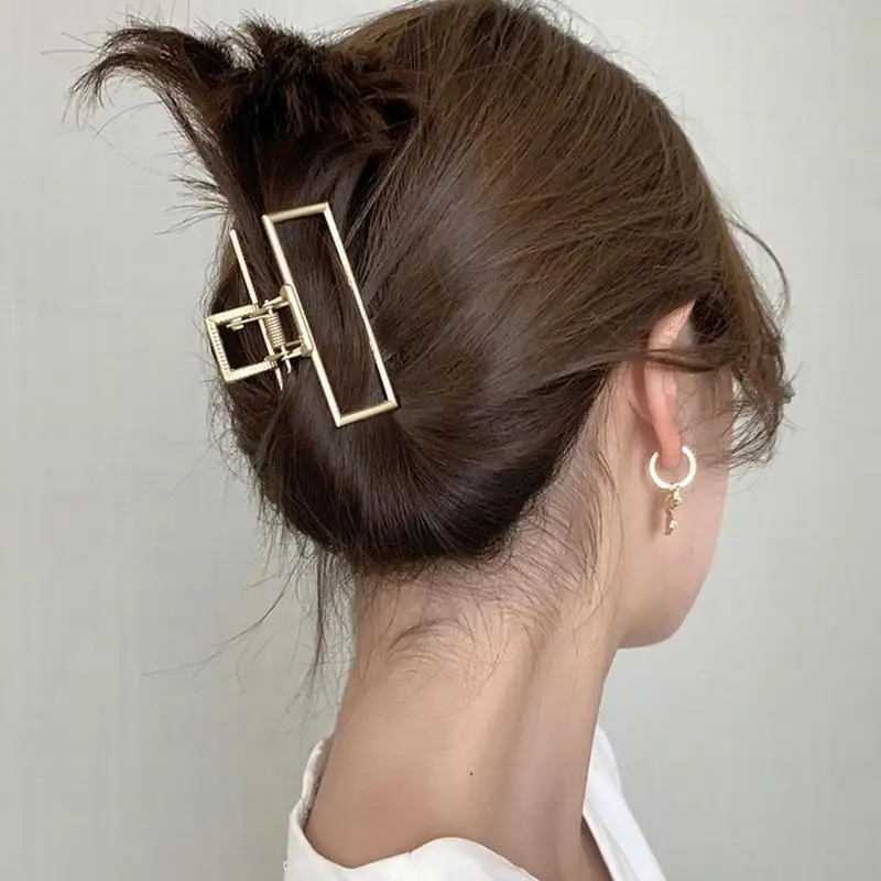 New Women Girls Cute Heart Hollow Geometric Gold Alloy Hairpins Sweet Hair Fashion Clips Headband Accessories Hair Claws Ha J8S1
New Women Girls Cute Heart Hollow Geometric Gold Alloy Hairpins Sweet Hair Fashion Clips Headband Accessories Hair Claws Ha J8S1