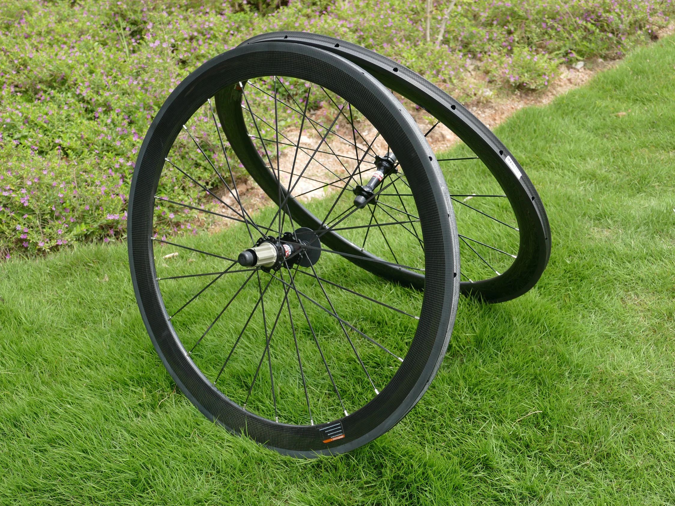 FLX-WS-TW5 Full Carbon 700C Road Bike Tubular Wheelset Depth 50mm Toray Carbon Wheel Rim Basalt Brake Side Width 25mm 
FLX-WS-TW5 Full Carbon 700C Road Bike Tubular Wheelset Depth 50mm Toray Carbon Wheel Rim Basalt Brake Side Width 25mm