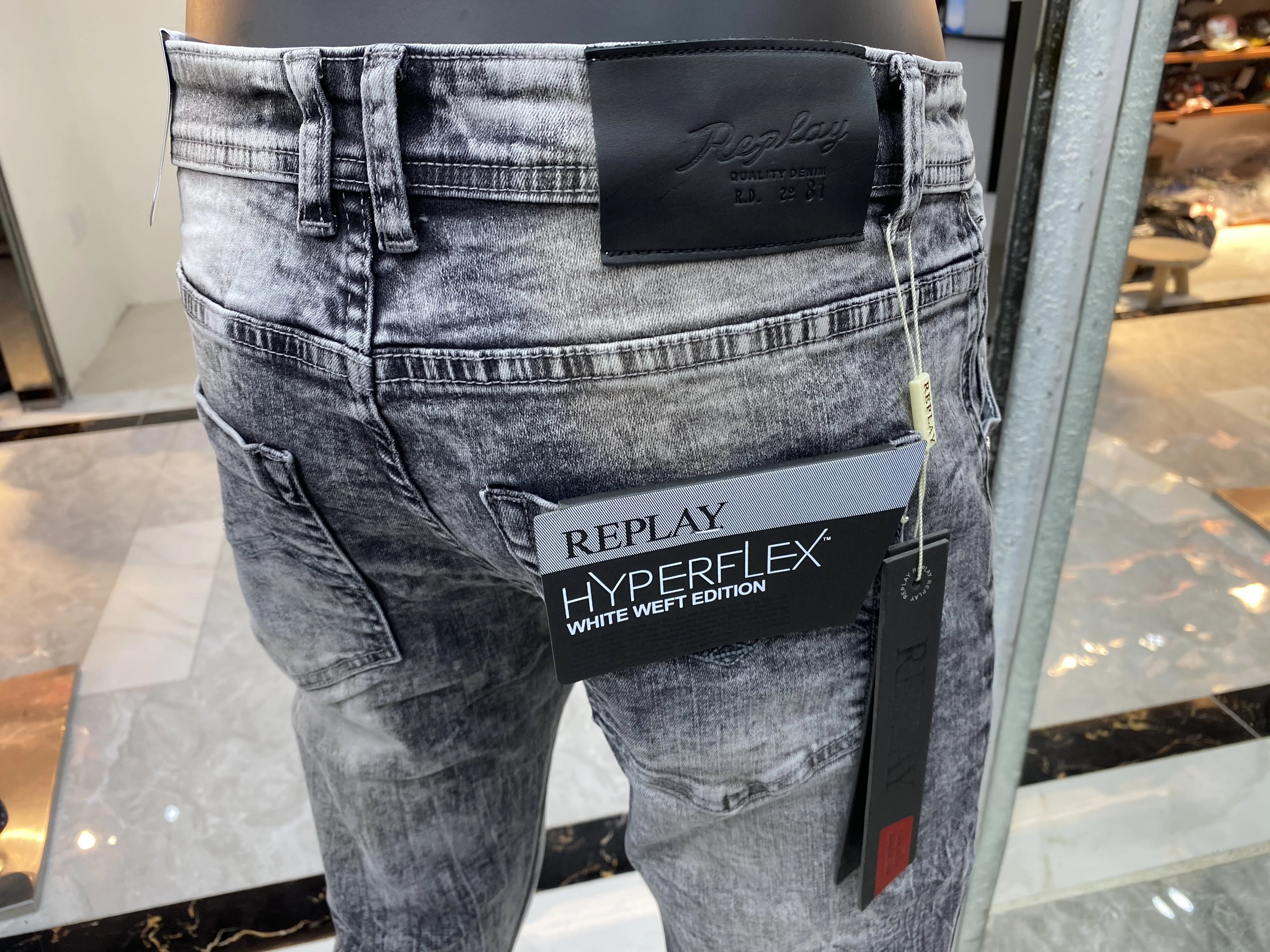 Replays Brand New Arrival Casual Distressed Men's Breathable High Quality Jeans Warm Straight Buttons Men's Trousers K910
Replays Brand New Arrival Casual Distressed Men's Breathable High Quality Jeans Warm Straight Buttons Men's Trousers K910