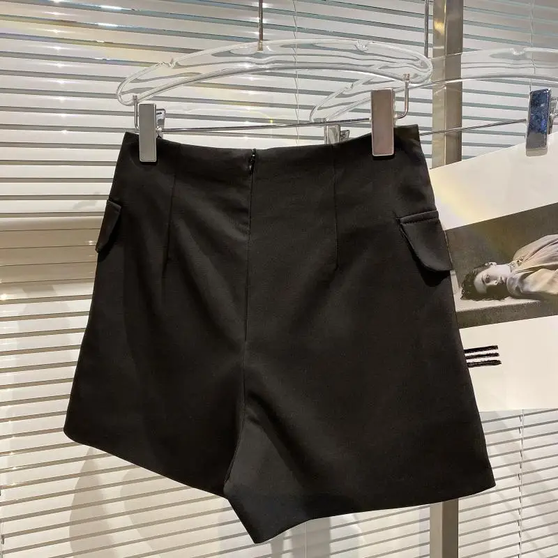 2021 Summer New Double Row Love Shape Rhinestone Button Suit Pants Women's Colorful Asymmetric Loose Shorts for Ladies
2021 Summer New Double Row Love Shape Rhinestone Button Suit Pants Women's Colorful Asymmetric Loose Shorts for Ladies