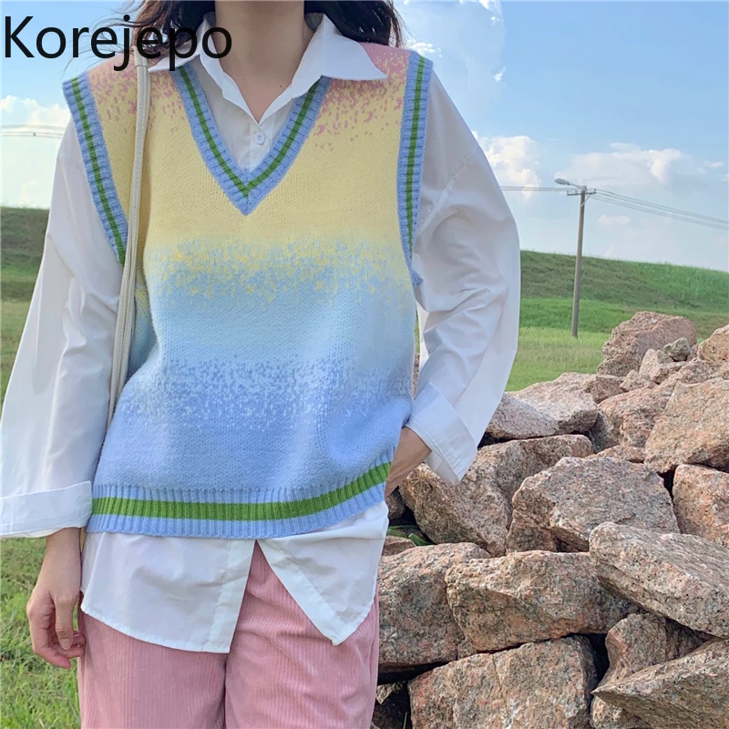 Korejepo Women Gradient Rainbow Color Sweater Vest Female 2021 Autumn New Korean Version Sweet Retro All-match Knitwear Shirt
Korejepo Women Gradient Rainbow Color Sweater Vest Female 2021 Autumn New Korean Version Sweet Retro All-match Knitwear Shirt