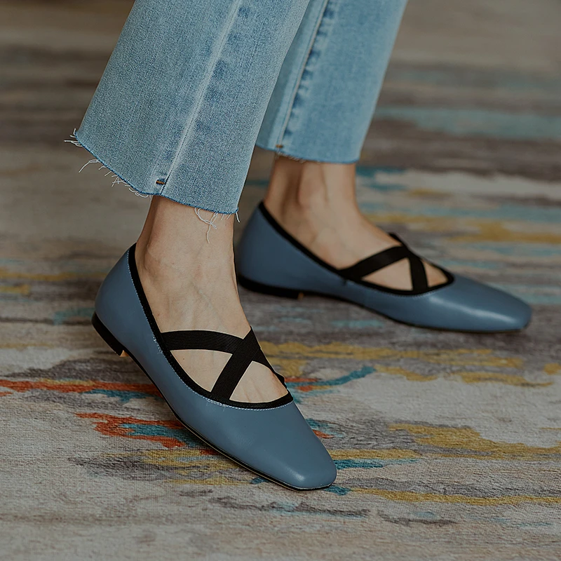 Spring 2020 new leather square head flat shoes female temperament simple Mary Jane shoes comfortable Z840
Spring 2020 new leather square head flat shoes female temperament simple Mary Jane shoes comfortable Z840