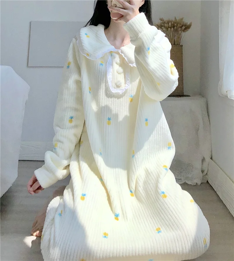 Winter Warm Long Dress for Women Sleepwear Night Gowns Kawaii Robe Loose Pineapple Print Lapel Long Sleeve Lace Ruffle Homewear
Winter Warm Long Dress for Women Sleepwear Night Gowns Kawaii Robe Loose Pineapple Print Lapel Long Sleeve Lace Ruffle Homewear