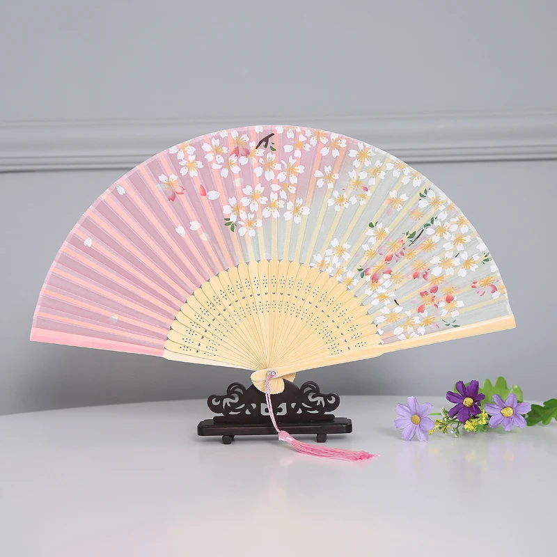 Silk Folding Fan Female Japanese Fan Silk Catwalk Folding Fan Hanfu Gift Fan Female Classical Dance Chinese Fan
Silk Folding Fan Female Japanese Fan Silk Catwalk Folding Fan Hanfu Gift Fan Female Classical Dance Chinese Fan