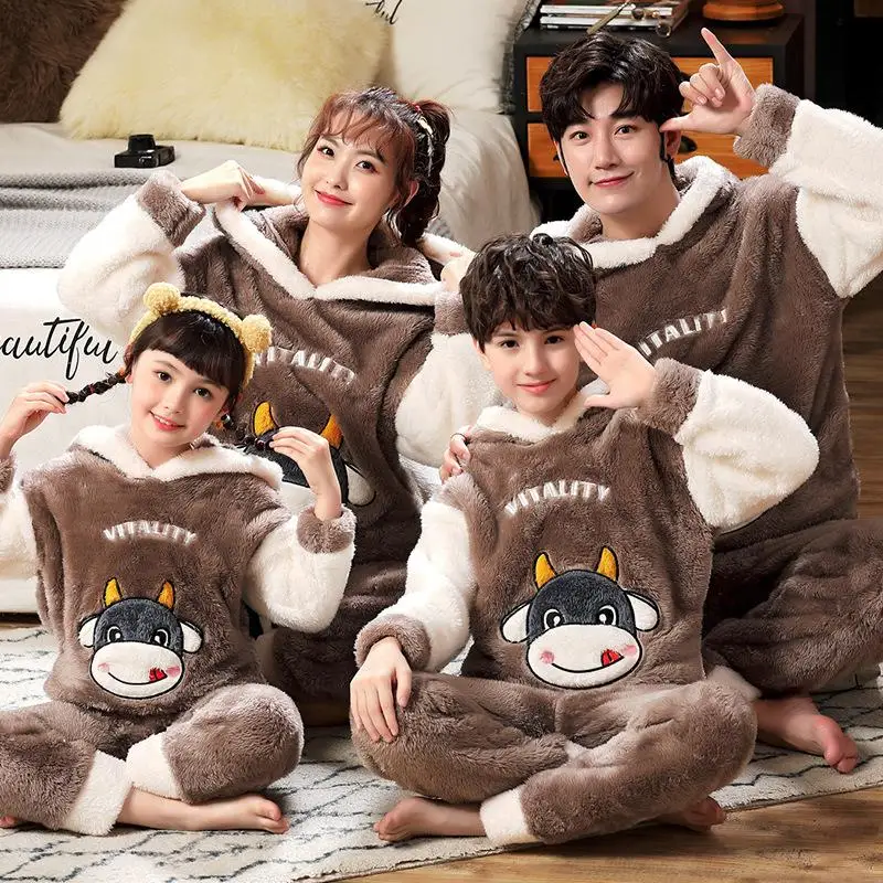 Christmas Family Pajamas Set mommy and me matching clothes Women Men Kid Xmas Pj Set Print home wear Pant suit Party Sleepwear
Christmas Family Pajamas Set mommy and me matching clothes Women Men Kid Xmas Pj Set Print home wear Pant suit Party Sleepwear