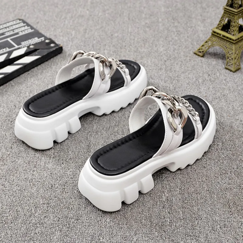 Outside 2021 Summer Footwear Women Punk Chain Slipper Open Toe Thick Platform Shoes Casual Slides Fashion Ladies Beach Slippers
Outside 2021 Summer Footwear Women Punk Chain Slipper Open Toe Thick Platform Shoes Casual Slides Fashion Ladies Beach Slippers