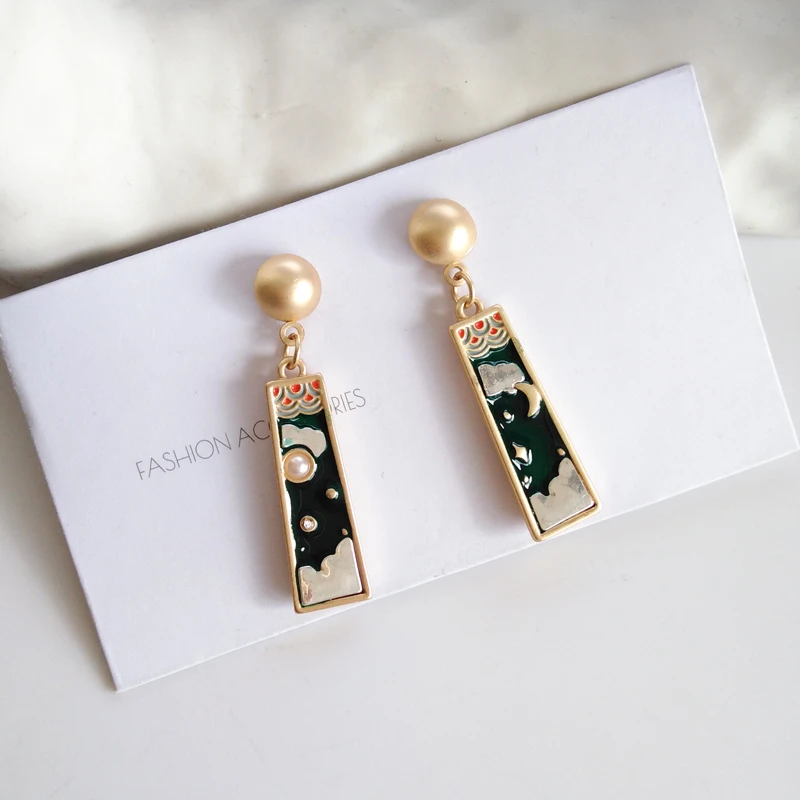 Fashion Creative niche nifty girl stud earrings Cute Romantic moon clouds pearl tassel earrings for women Jewelry Making
Fashion Creative niche nifty girl stud earrings Cute Romantic moon clouds pearl tassel earrings for women Jewelry Making