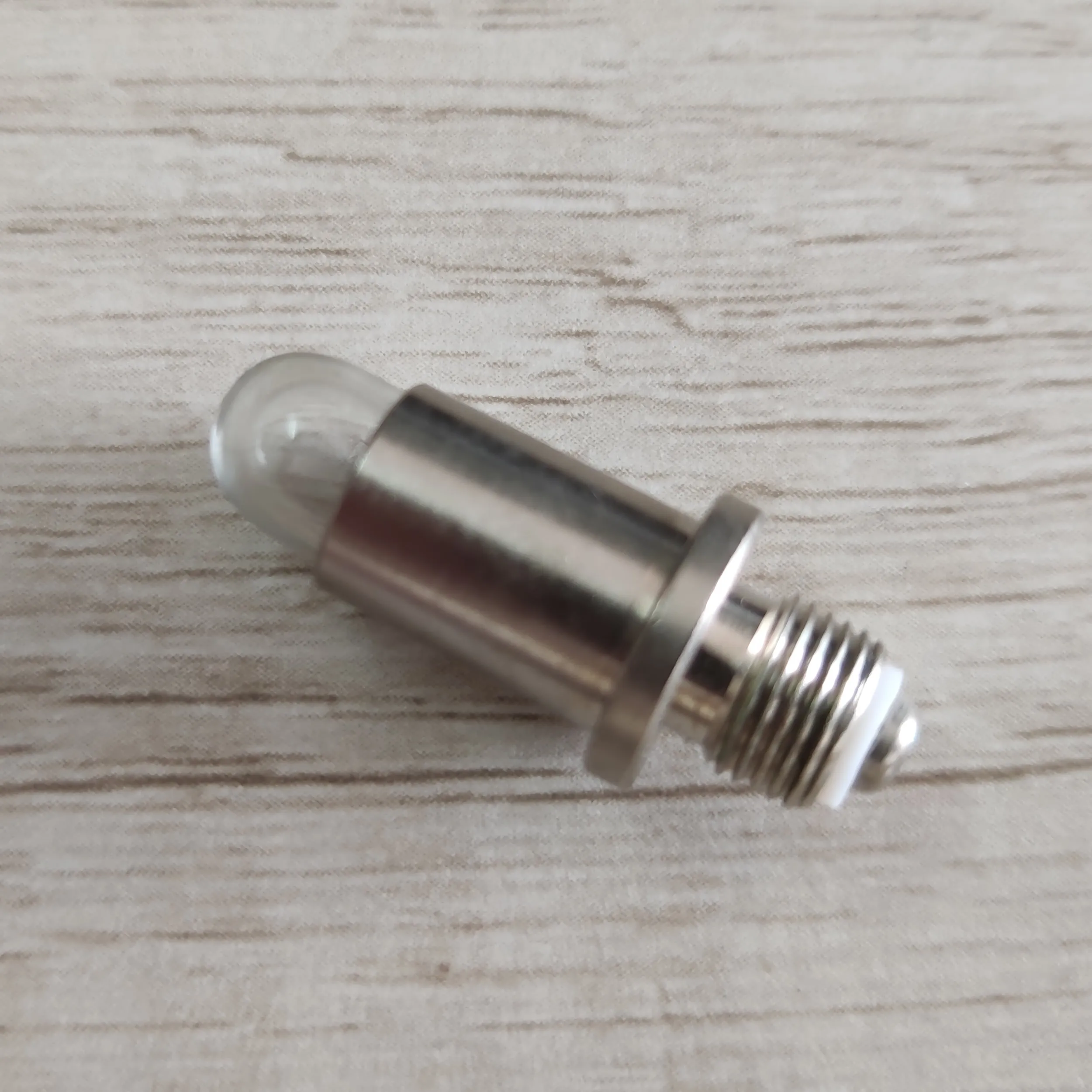 Галогенная лампа для ретиноскопа SR24A/SR24D/DW1330 3,5 В
Галогенная лампа для ретиноскопа SR24A/SR24D/DW1330 3,5 В