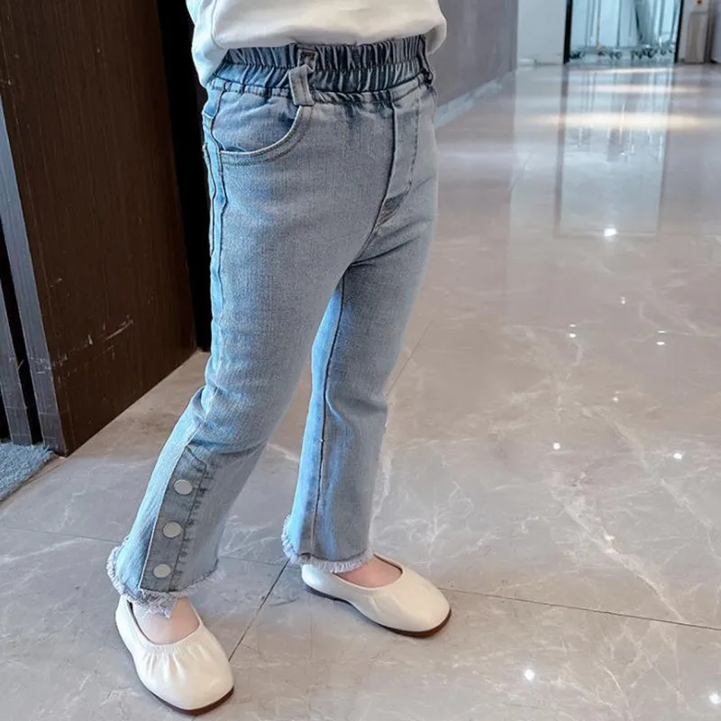 Детские джинсовые брюки-клеш, на возраст 1-7 лет
Детские джинсовые брюки-клеш, на возраст 1-7 лет