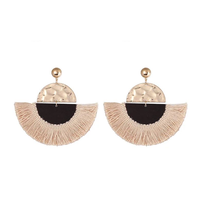 2022 Winter Ins Gold Coffee Wood Cotton Thread Tassel Fan Geometric Piercing Earrings Korean Fashion Trendy Women Party Jewelry
2022 Winter Ins Gold Coffee Wood Cotton Thread Tassel Fan Geometric Piercing Earrings Korean Fashion Trendy Women Party Jewelry