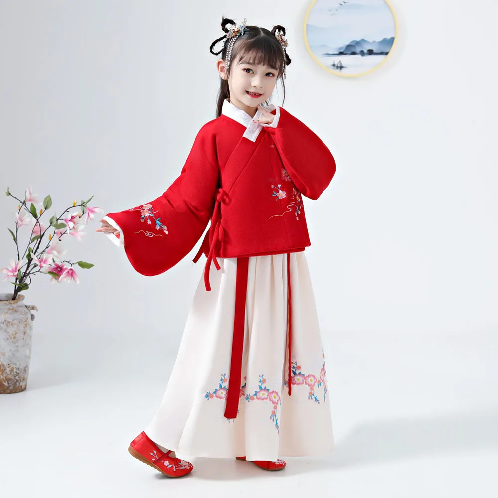 Thickened warm Suit Folk Dress Embroidery Luxury Big Sleeve Chinese Style Cross Collar Red Tang Suit Hanfu Dress
Thickened warm Suit Folk Dress Embroidery Luxury Big Sleeve Chinese Style Cross Collar Red Tang Suit Hanfu Dress