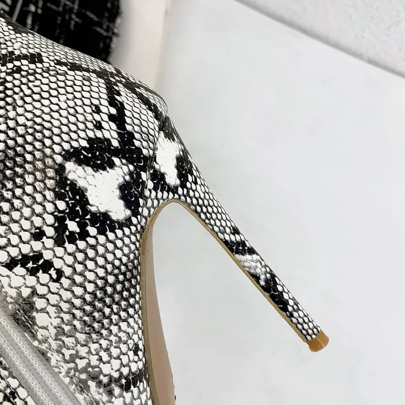 2020 New Women Boots Snake Print Way Ankle Boots High Heels 12CM Fashion Pointed Toe Ladies Sexy Shoes Women Fall Winter Boots
2020 New Women Boots Snake Print Way Ankle Boots High Heels 12CM Fashion Pointed Toe Ladies Sexy Shoes Women Fall Winter Boots