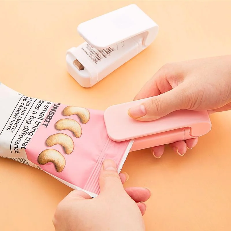 Portable Mini Sealer Home Heat Bag Plastic Food Snacks Bag Sealing Machine Food Packaging Kitchen Storage Bag Clips Wholesale
Portable Mini Sealer Home Heat Bag Plastic Food Snacks Bag Sealing Machine Food Packaging Kitchen Storage Bag Clips Wholesale