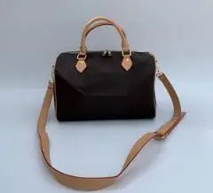 2021 new fashion good quality women speedy handbag Pillow bag with starp FREE SHIPPING
2021 new fashion good quality women speedy handbag Pillow bag with starp FREE SHIPPING