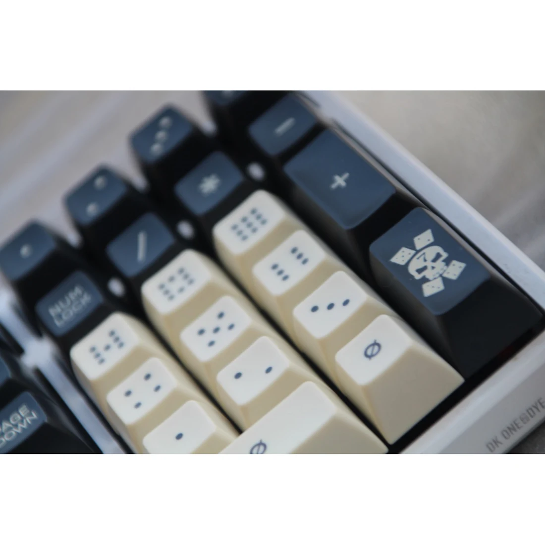 158Pcs Yagekeycap Video Game Keycaps SA ABS Keycaps Set for DIY 60% 87 TKL 104 108 MX Switches Mechanical Keyboard
158Pcs Yagekeycap Video Game Keycaps SA ABS Keycaps Set for DIY 60% 87 TKL 104 108 MX Switches Mechanical Keyboard