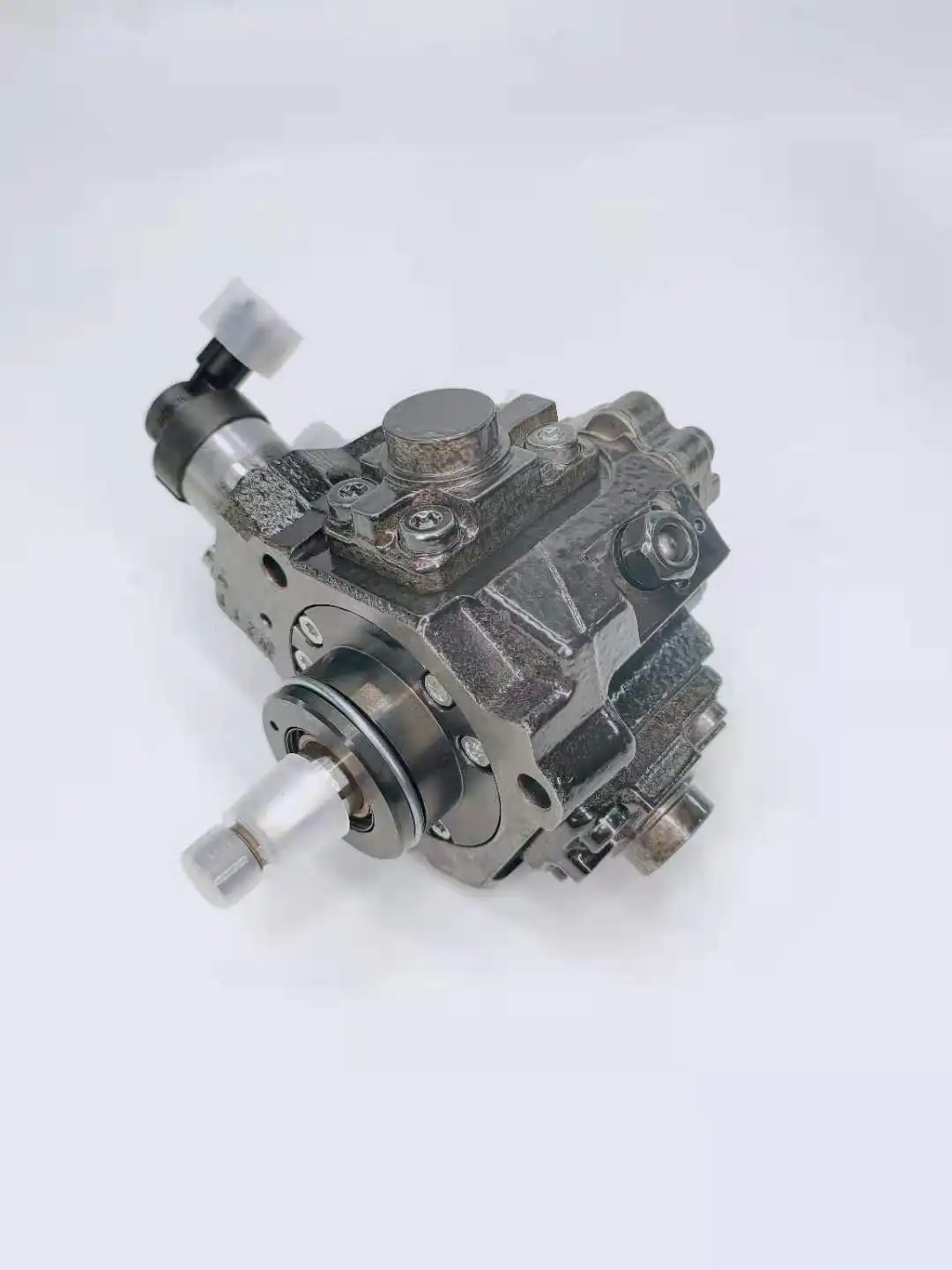 0445010206 топливный насос 33100-2A420 с нейтральной упаковкой
0445010206 топливный насос 33100-2A420 с нейтральной упаковкой