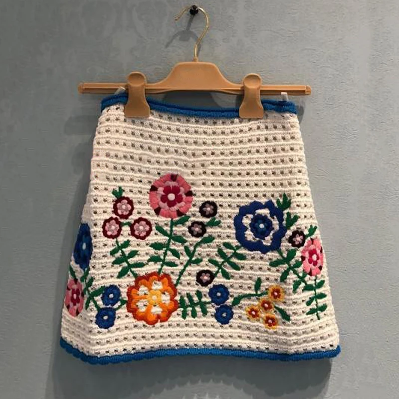 Designer Luxury Brand Skirt for Women Vintage Hand Embroidered Hollow Out High Waist A Line Skirt
Designer Luxury Brand Skirt for Women Vintage Hand Embroidered Hollow Out High Waist A Line Skirt
