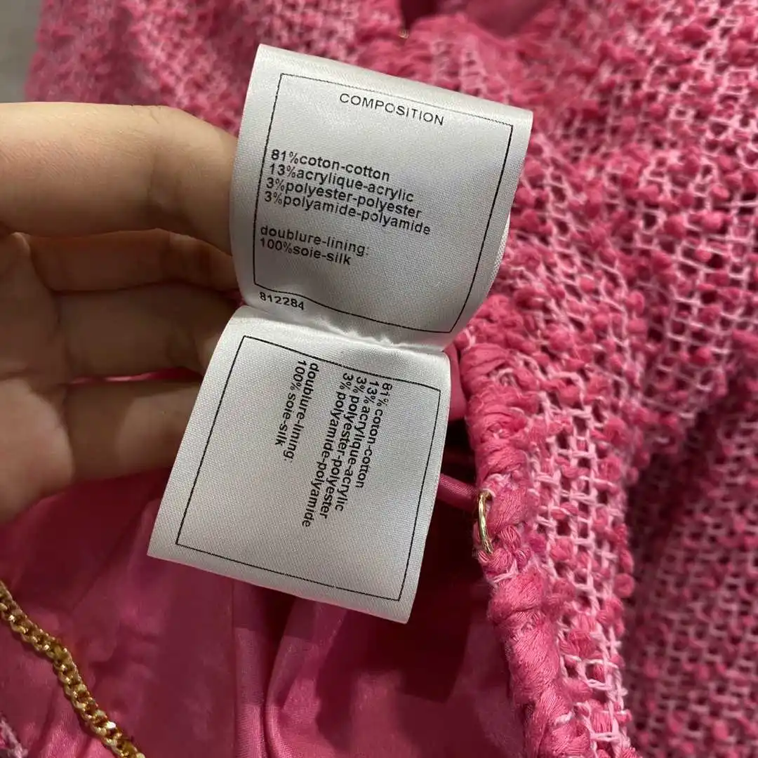 2021 Spring Chic Women's High quality 100%Silk Lining V-neck coat New Designer women autumn jackets B059
2021 Spring Chic Women's High quality 100%Silk Lining V-neck coat New Designer women autumn jackets B059
