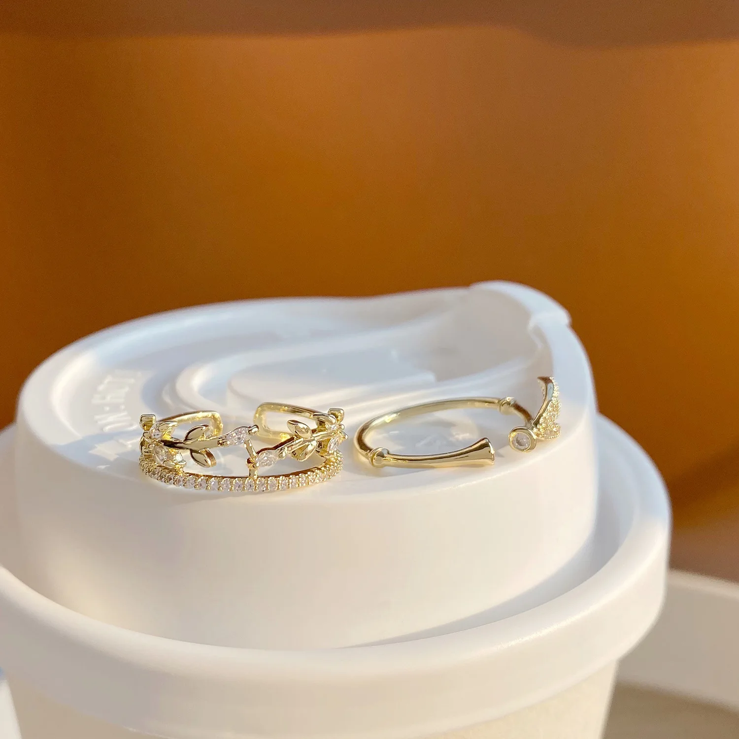 14K Real Gold French Retro Branch Index Finger Zircon Open Design Ring for Women Delicate Daily Jewelry Pendant
14K Real Gold French Retro Branch Index Finger Zircon Open Design Ring for Women Delicate Daily Jewelry Pendant