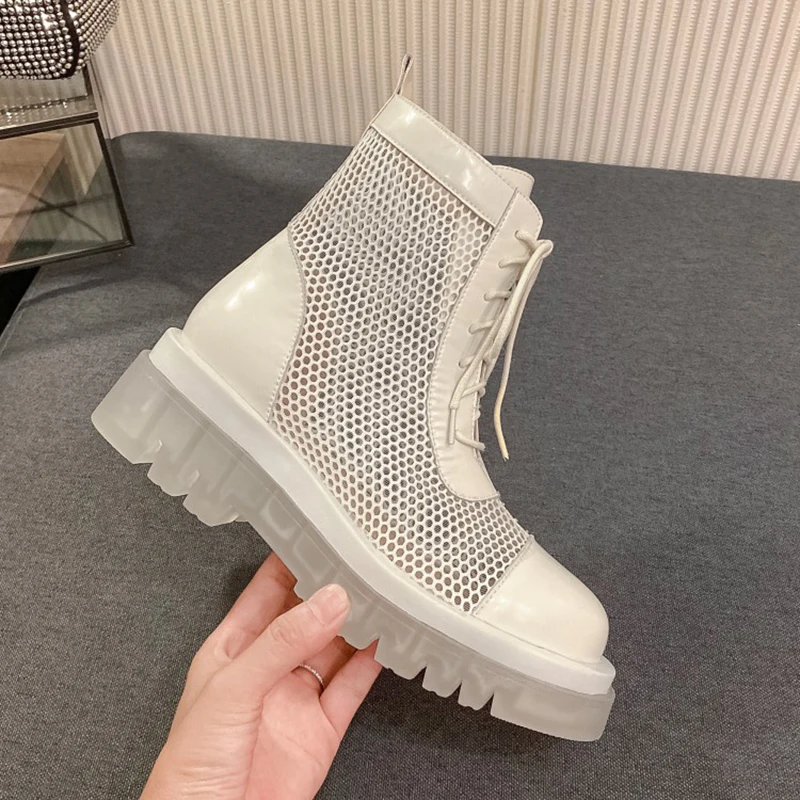 Retro Genuine Leather Women Summer Boots Lace Up Autumn Thick Heels Pumps 2021 Newest Party Basic Shoes Woman 
Retro Genuine Leather Women Summer Boots Lace Up Autumn Thick Heels Pumps 2021 Newest Party Basic Shoes Woman