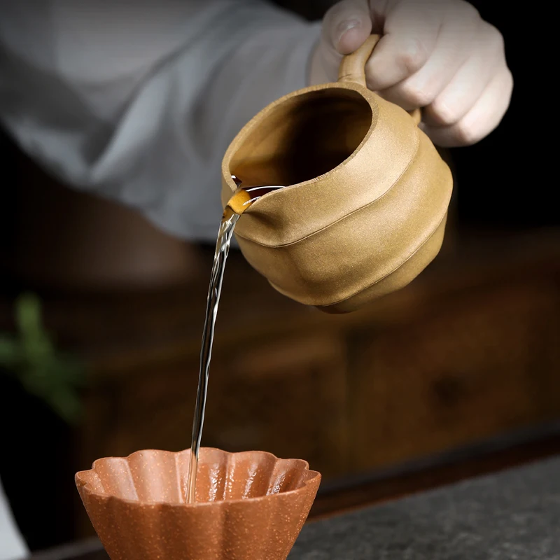 Two yixing all hand purple clay ore violet arenaceous gold mud bionic bamboo section justice cup 260 cc
Two yixing all hand purple clay ore violet arenaceous gold mud bionic bamboo section justice cup 260 cc