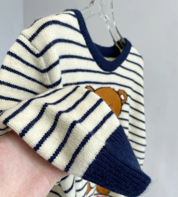 113381 Autumn Winter New Fashion ClassicBear Print Design Brand Luxury Casual Lovely Concise Crew Neck Stripe Sweater G1 
113381 Autumn Winter New Fashion ClassicBear Print Design Brand Luxury Casual Lovely Concise Crew Neck Stripe Sweater G1