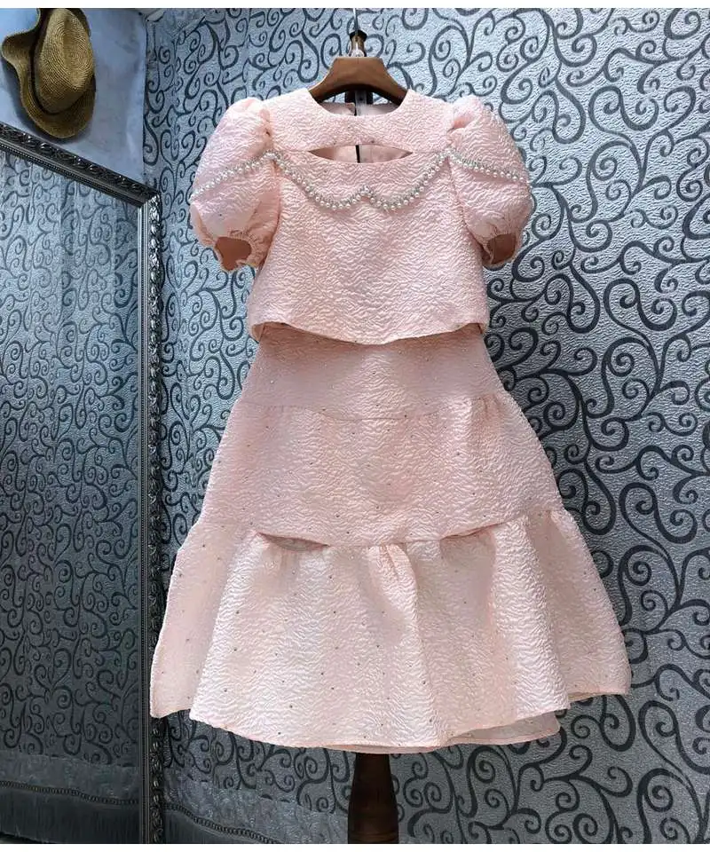 Женский осенний комплект 2021, модные костюмы с юбкой, ярко-розовый топ и винтажная юбка-трапеция до середины икры, повседневные комплекты
Женский осенний комплект 2021, модные костюмы с юбкой, ярко-розовый топ и винтажная юбка-трапеция до середины икры, повседневные комплекты