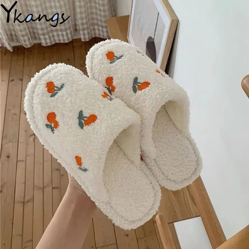 Winter New Embroidery Women's Home Slippers Harajuku Fluffy Artificial Plush Slippers Casual Flat Bottom Non-slip Slipper Female
Winter New Embroidery Women's Home Slippers Harajuku Fluffy Artificial Plush Slippers Casual Flat Bottom Non-slip Slipper Female
