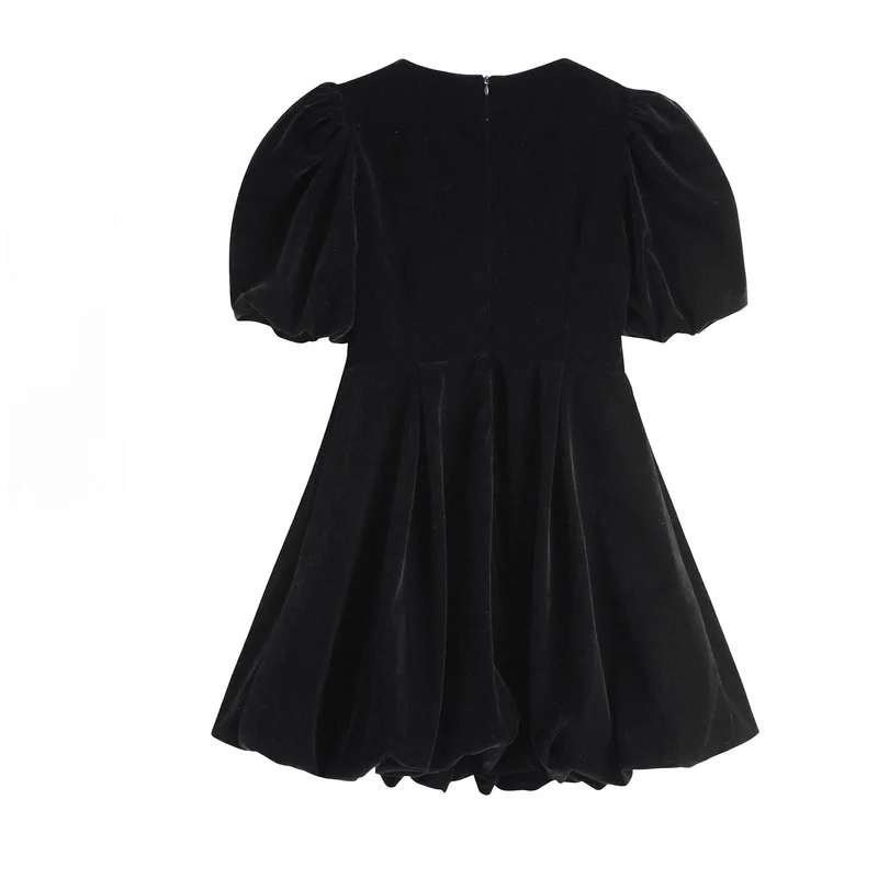 Retro velvet summer new puff sleeve v neck vestidos design slim waist A-line solid dress elegant temperament woman's dress
Retro velvet summer new puff sleeve v neck vestidos design slim waist A-line solid dress elegant temperament woman's dress