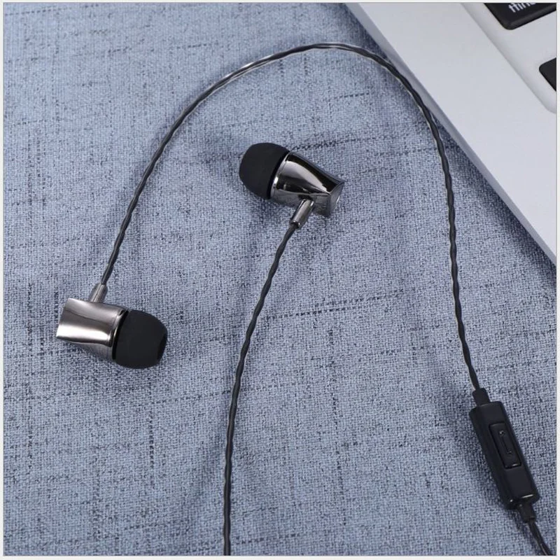 Stereo Wired In-Ear Earphone Sport Music Phone Earbuds MIC Wire-Control Heavy Bass Streamline Headset
Stereo Wired In-Ear Earphone Sport Music Phone Earbuds MIC Wire-Control Heavy Bass Streamline Headset