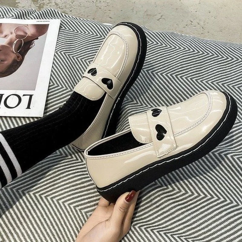 British Style Small Leather Shoes Women 2021 Summer New Fashion Thin Retro Love Loafers
British Style Small Leather Shoes Women 2021 Summer New Fashion Thin Retro Love Loafers