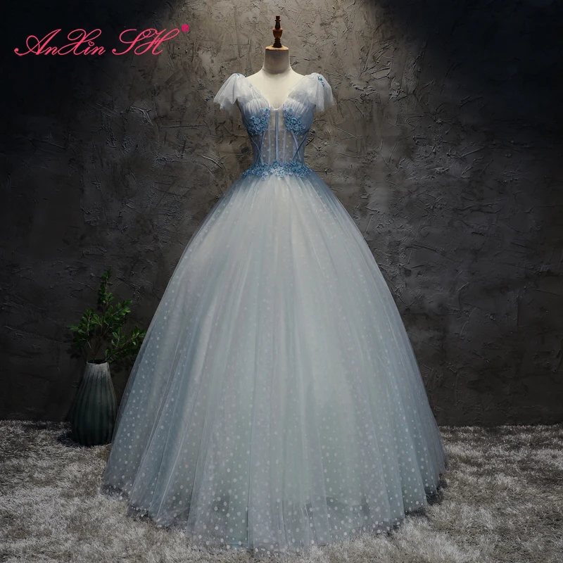 AnXin SH vintage blue lace illusion bride flower ruffles sleeve V neck Korean princess party host ball gown evening dress
AnXin SH vintage blue lace illusion bride flower ruffles sleeve V neck Korean princess party host ball gown evening dress