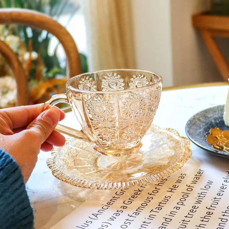 Nordic Vintage Relief Flower Pattern Coffee Mugs Luxury Water Cafe Tea Milk Cups Condensed Coffee Glass Cup Saucer Suit Set
Nordic Vintage Relief Flower Pattern Coffee Mugs Luxury Water Cafe Tea Milk Cups Condensed Coffee Glass Cup Saucer Suit Set