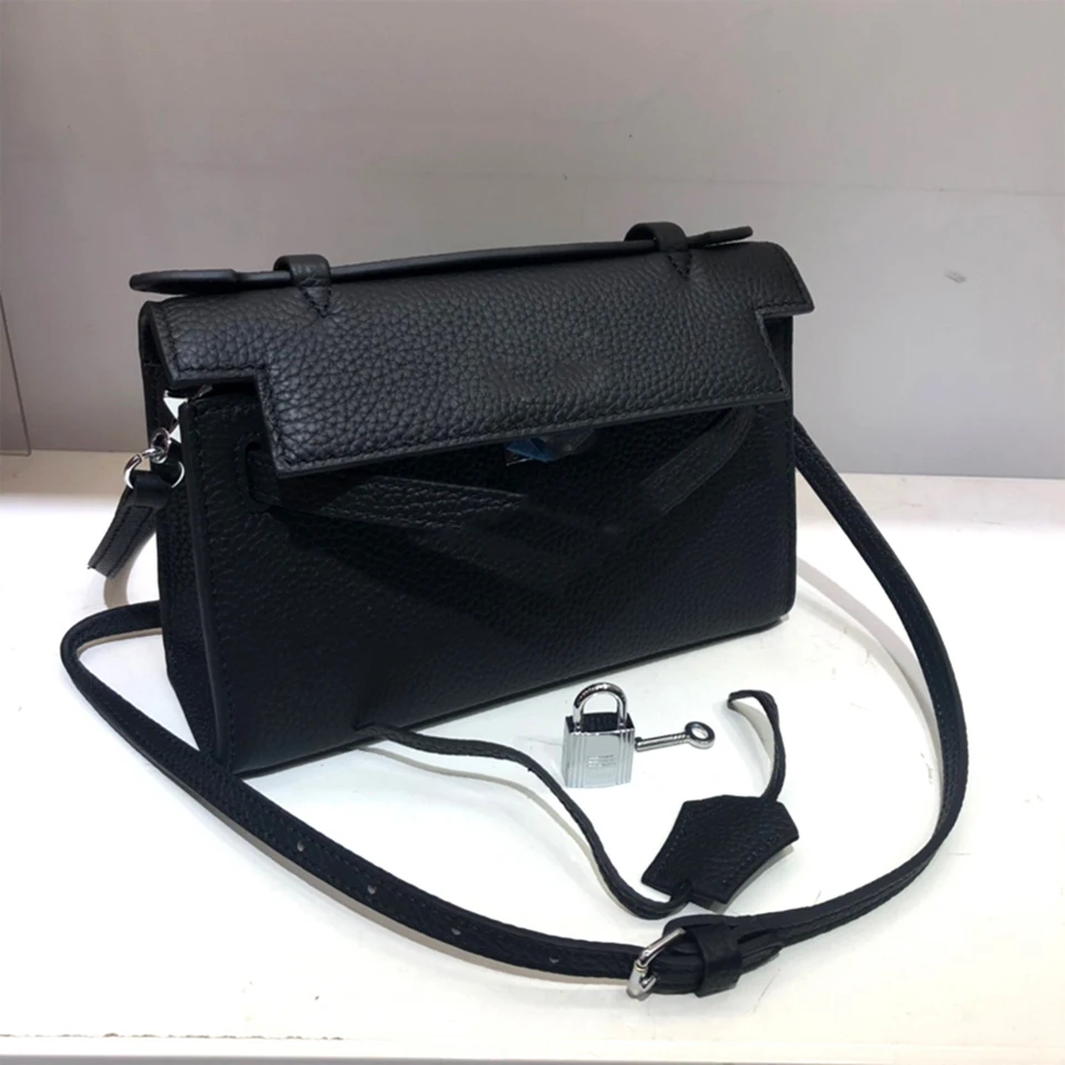 H KL leather messenger bag retractable handbag 22cm shoulder bag top layer cowhide new fashion 2020 ladies
H KL leather messenger bag retractable handbag 22cm shoulder bag top layer cowhide new fashion 2020 ladies