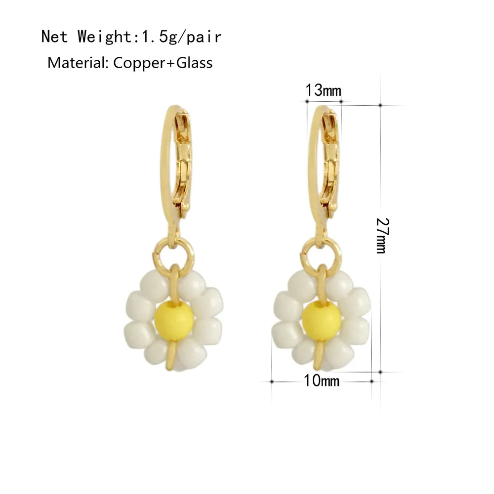 New Super Lovely Gold Color Plating Hoop With White Yellow Green Daisy Charm ER For Women Girl Party Jewelry Daily Decoration
New Super Lovely Gold Color Plating Hoop With White Yellow Green Daisy Charm ER For Women Girl Party Jewelry Daily Decoration