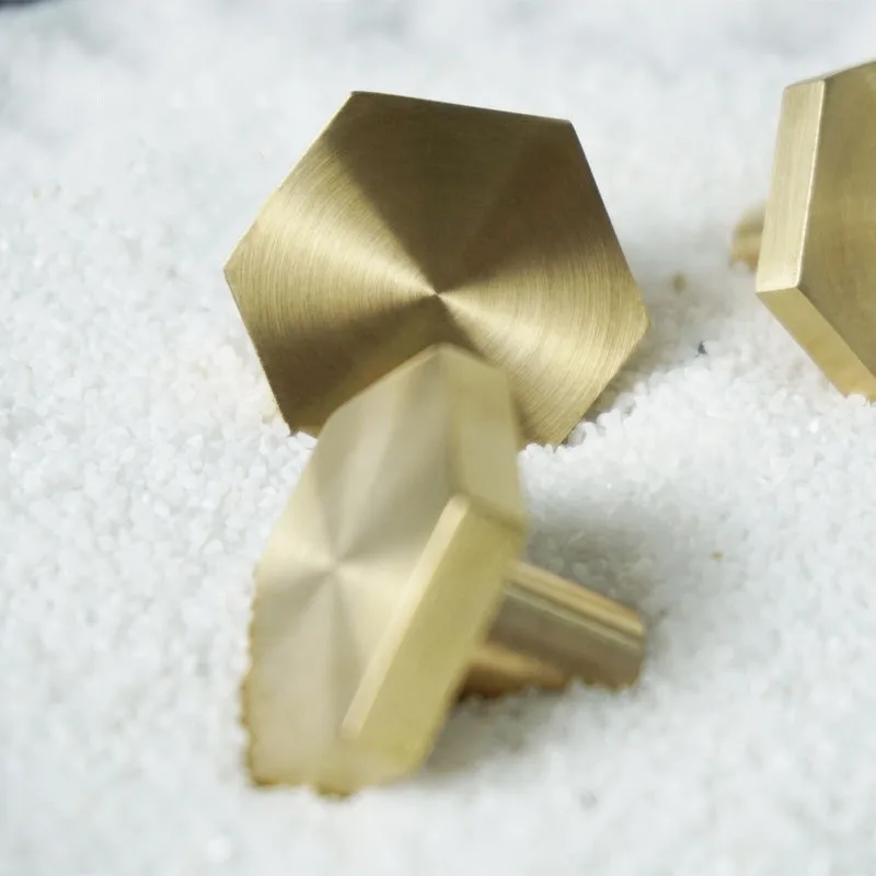 10pcs/lot Brass Hexagon Knobs Kitchen Cabinet Handles Dresser Knob Bathroom Drawer Pulls Furniture Door Handle
10pcs/lot Brass Hexagon Knobs Kitchen Cabinet Handles Dresser Knob Bathroom Drawer Pulls Furniture Door Handle