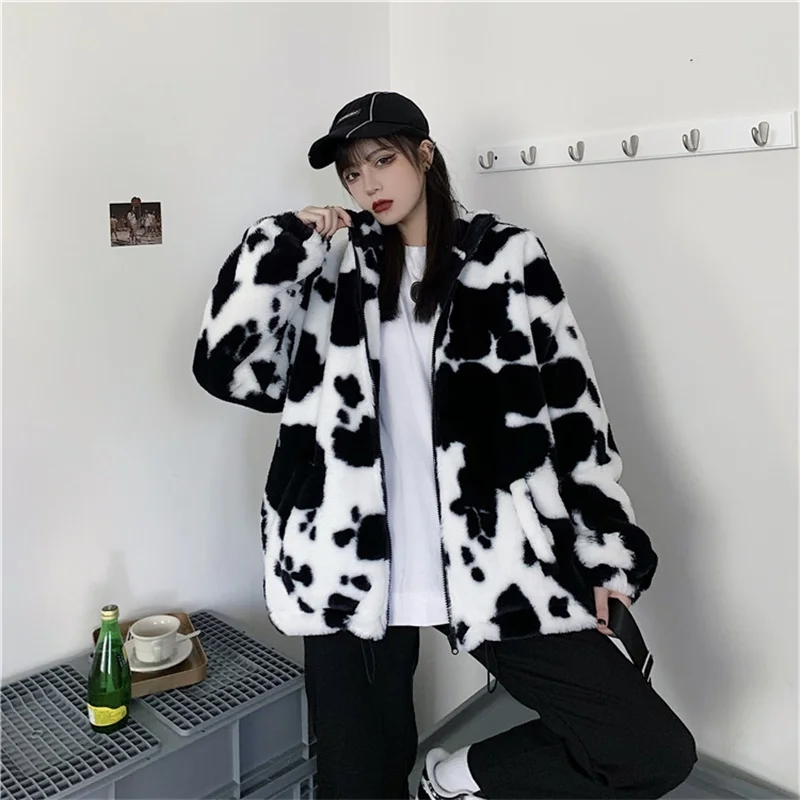 Корейская зимняя новая модная куртка Harajuku с принтом коровы свободная кожаная куртка с длинным рукавом винтажная фланелевая сохраняющая те...
Корейская зимняя новая модная куртка Harajuku с принтом коровы свободная кожаная куртка с длинным рукавом винтажная фланелевая сохраняющая те...