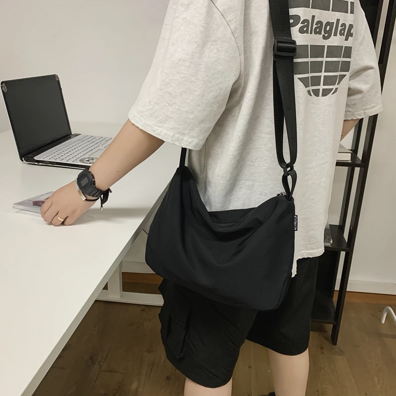 2021 Summer Casual Travel Nylon Crossbody Bag Business Casual Shoulder Bag Simple Leisure Lady Shoulder Messenger Bag
2021 Summer Casual Travel Nylon Crossbody Bag Business Casual Shoulder Bag Simple Leisure Lady Shoulder Messenger Bag