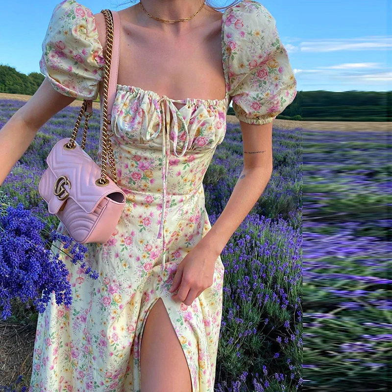Women's Vintage Floral Printed Puff Sleeve Long Dress Summer Sweet Elegant Lace Up Square Collar A-Line High Split Dress
Women's Vintage Floral Printed Puff Sleeve Long Dress Summer Sweet Elegant Lace Up Square Collar A-Line High Split Dress