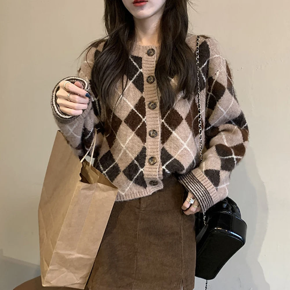 2021 Women's Fall New Cardigan Sweater Fashion Simple Trendy Style Long Sleeve Loose Thin Round Neck Diamond Checked Top
2021 Women's Fall New Cardigan Sweater Fashion Simple Trendy Style Long Sleeve Loose Thin Round Neck Diamond Checked Top
