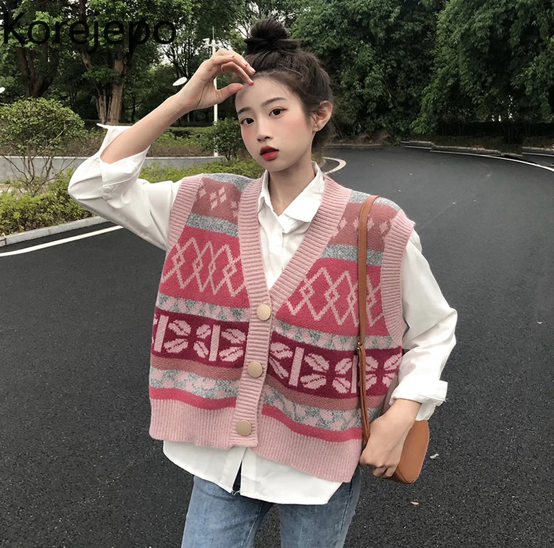 Korejepo Women Knitted Vest Cardigan 2021 Autumn New Korean Chic Sweet Retro Floral V-neck Stacking Sweater Japanese Outer Vest
Korejepo Women Knitted Vest Cardigan 2021 Autumn New Korean Chic Sweet Retro Floral V-neck Stacking Sweater Japanese Outer Vest