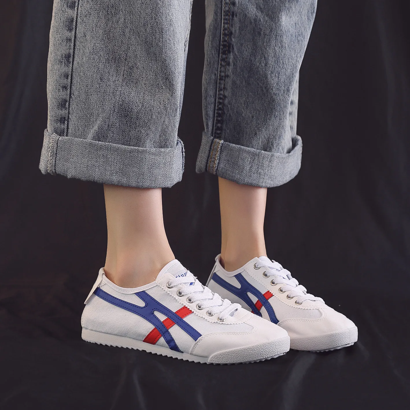 Unisex Running Canvas Shoes Women Men Shoes Classic Flat Canvas Vulcanize Shoes Athletic Sneaker Breathable Light Comfortable RE
Unisex Running Canvas Shoes Women Men Shoes Classic Flat Canvas Vulcanize Shoes Athletic Sneaker Breathable Light Comfortable RE