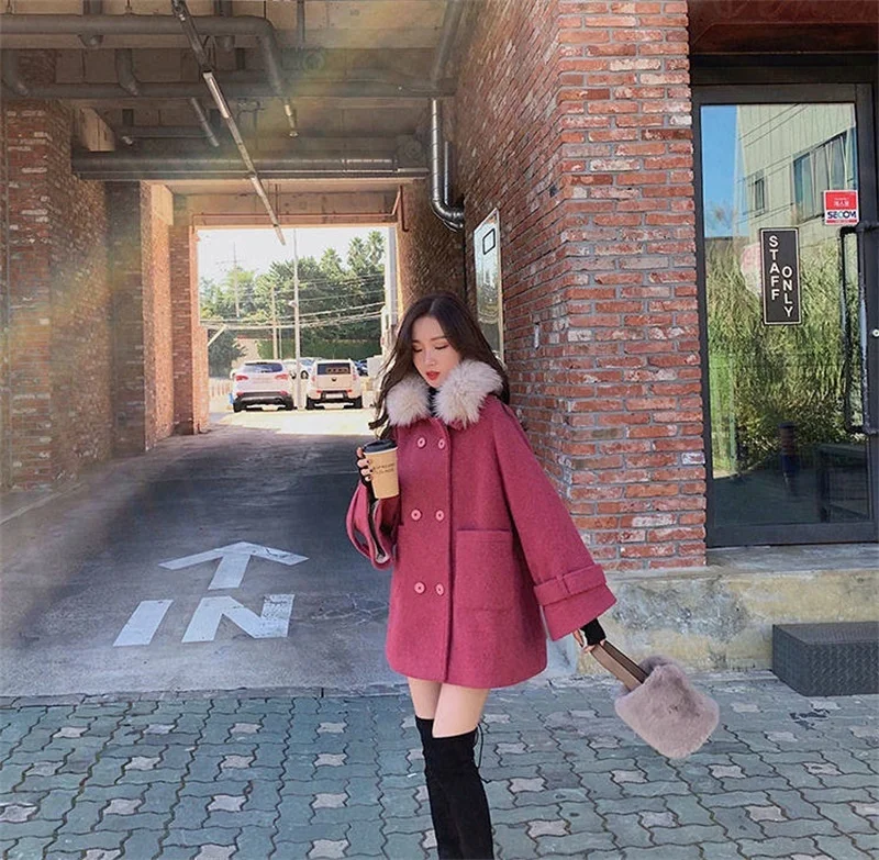 Cotday Double Breasted Pink O Neck Loose Small Man With Big Pocket Cape Wool 2020 New Women Winter Elegant Woolen Parka Coats
Cotday Double Breasted Pink O Neck Loose Small Man With Big Pocket Cape Wool 2020 New Women Winter Elegant Woolen Parka Coats