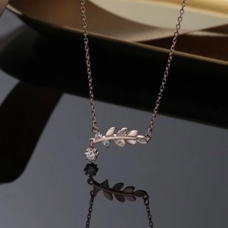 S925 Sterling Silver Necklace Women Inlaid Round Zirconium Leaf Necklace Temperament Short Olive Branch Clavicle Jewelry XC20020
S925 Sterling Silver Necklace Women Inlaid Round Zirconium Leaf Necklace Temperament Short Olive Branch Clavicle Jewelry XC20020